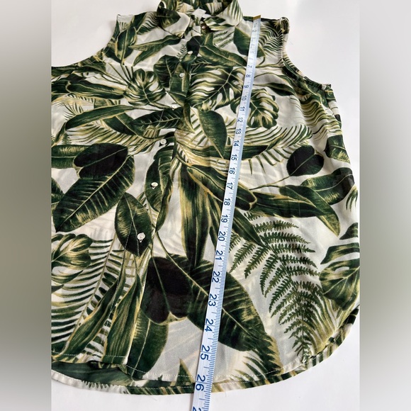H&M Green Leaf Sheer Collared Sleeveless Button-Up Blouse - Size 8 - Picture 9 of 13